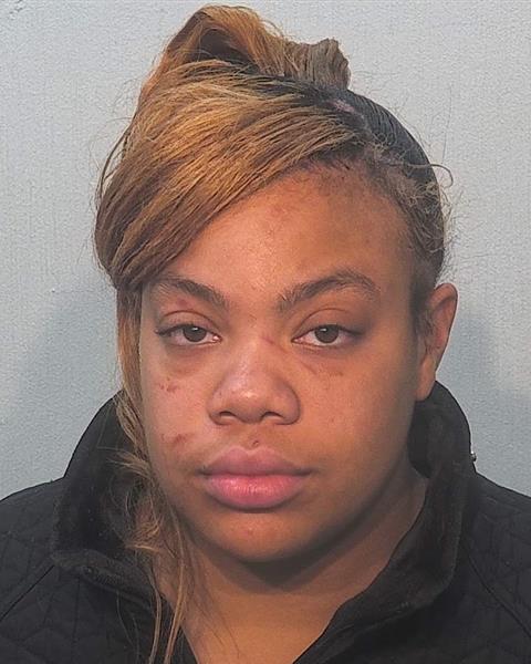 Photo of Larissa Perry